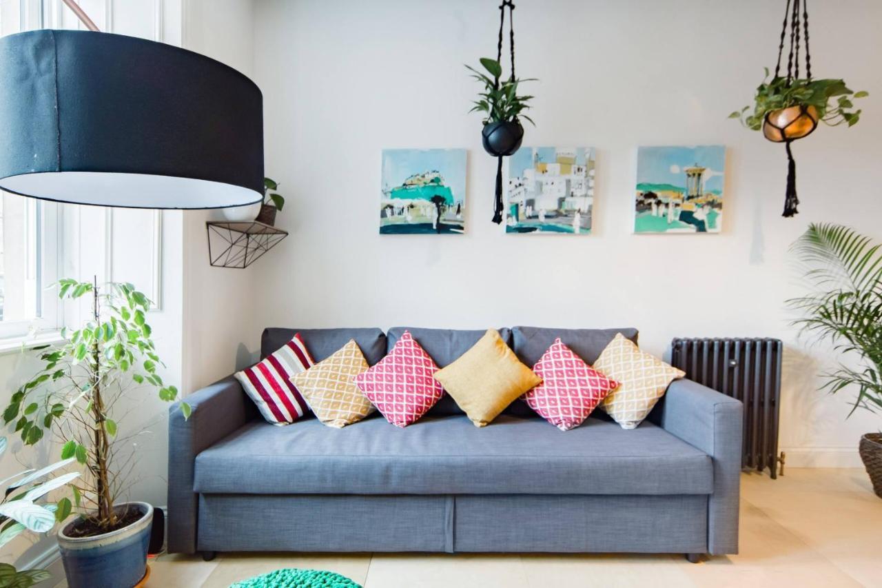 The Plywood Flat, Modern Style In A Traditional Tenement Edimburgo Esterno foto