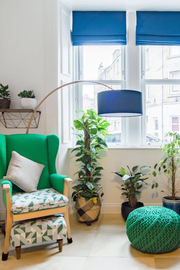 The Plywood Flat, Modern Style In A Traditional Tenement Edimburgo Esterno foto