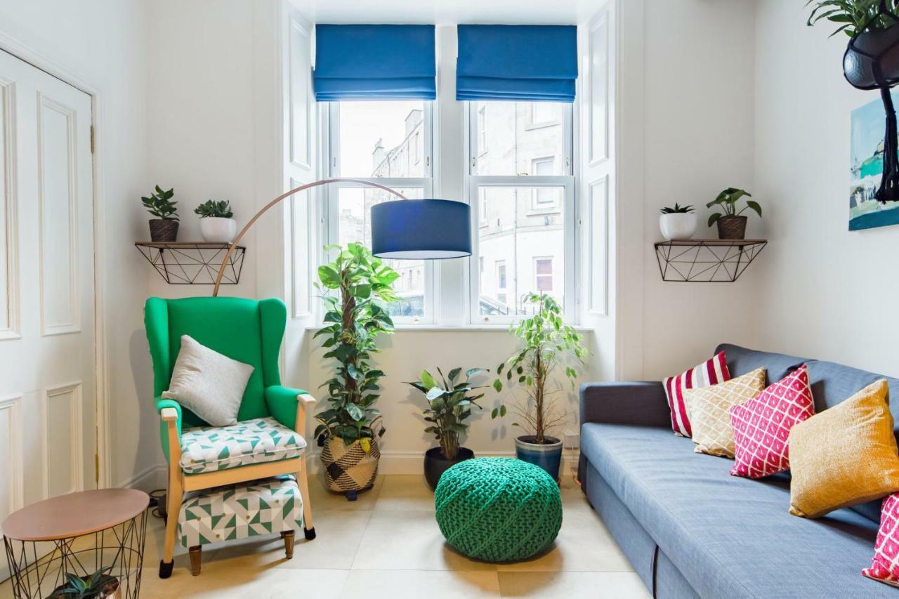 The Plywood Flat, Modern Style In A Traditional Tenement Edimburgo Esterno foto